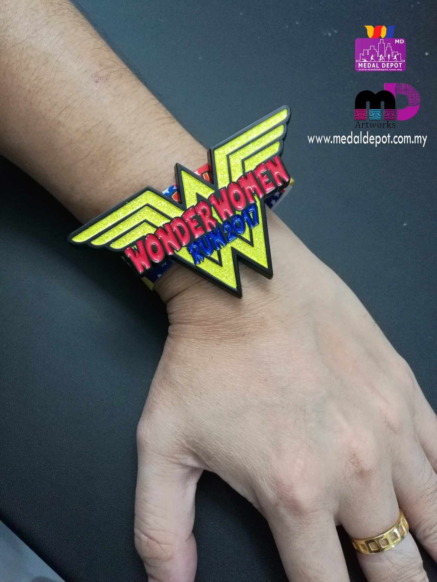 Wonder Women Run 2017 Wrist medal